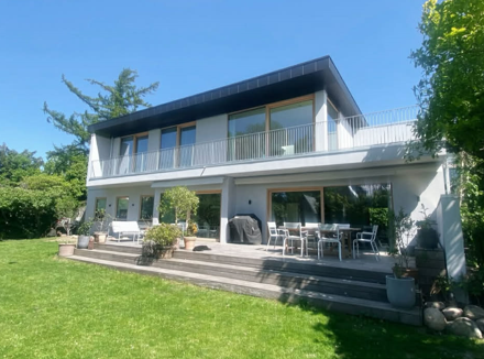 Forside - First floor and total rebuild of villa